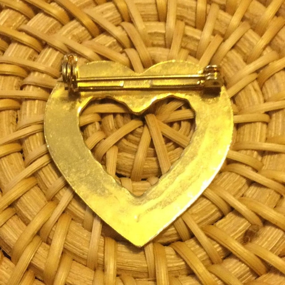 Heart pin - Picture 2 of 2
